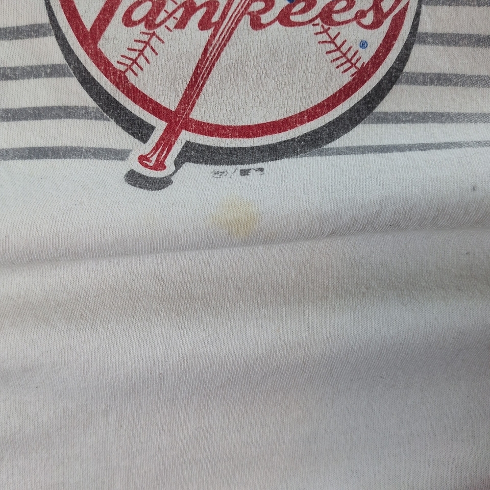 New York Yankees Graphic T-Shirt - Picture 5 of 9